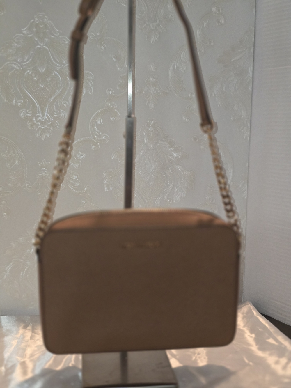 (SET)MICHEAL KORS BROWN CROSSBODY WITH Gold CROSSBODY STRAPS & CARD HOLDER (SET)